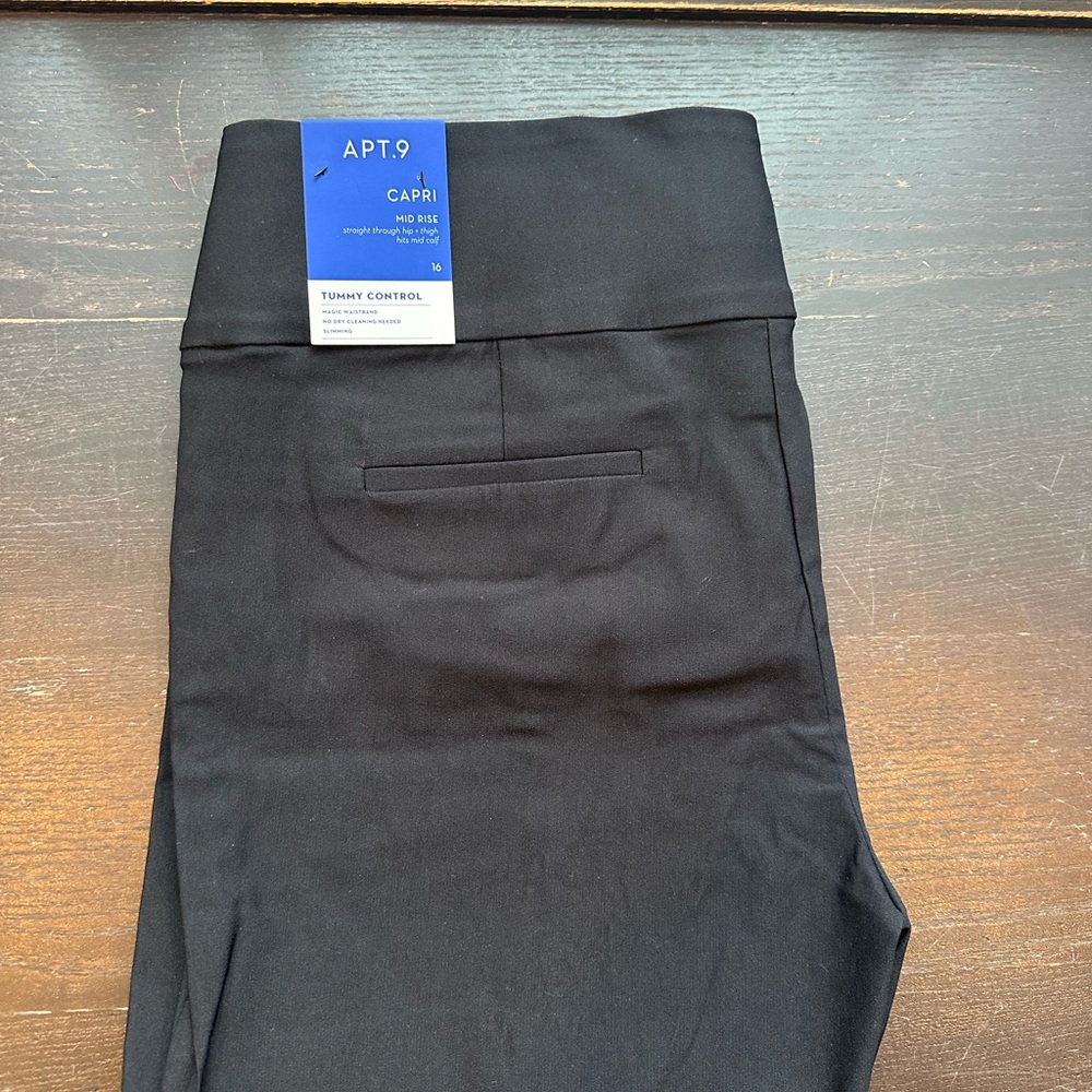 APT.9 Black Capri Pants